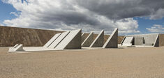 Promenons-nous dans le “land art”