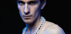 Perles pour homme. Gouttelettes de vie