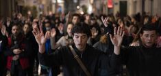 La foule contre le peuple ? La rhétorique d’Emmanuel Macron décryptée