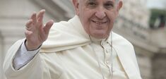 Le Pape François plaide pour une France plus laïque