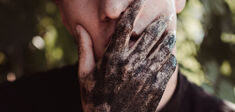 “Transracialisme” : mal dans sa (couleur de) peau ?