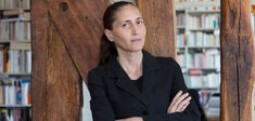 Cynthia Fleury : “On ne peut devenir qu’en demeurant”