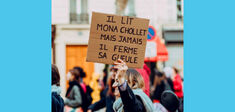“Il lit Mona Chollet mais jamais il ferme sa gueule” : que veut dire cette pancarte féministe ?