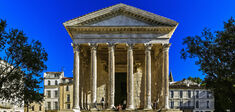 La Maison carrée sous le bistouri