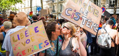 “Le mouvement ‘queer’ induit à repenser la place des normes dans la libération sexuelle”