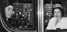 Elizabeth II : régner sans gouverner