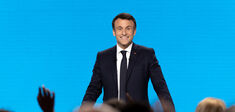 Emmanuel Macron : l’“humilité” et l’“enthousiasme”, un grand écart impossible ?