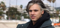 “Civilisation” : le monde (dés)enchanté d’Orelsan