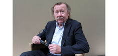 Peter Sloterdijk : “Dans le passé, vous priiez ; aujourd’hui, vous avez votre téléphone portable”