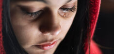 Pleurer sur TikTok (devant des milliers d’inconnus) : pourquoi ?
