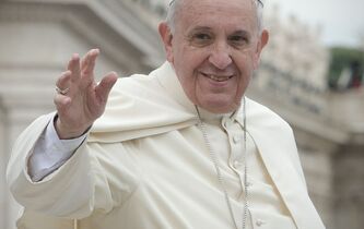 Le Pape François plaide pour une France plus laïque